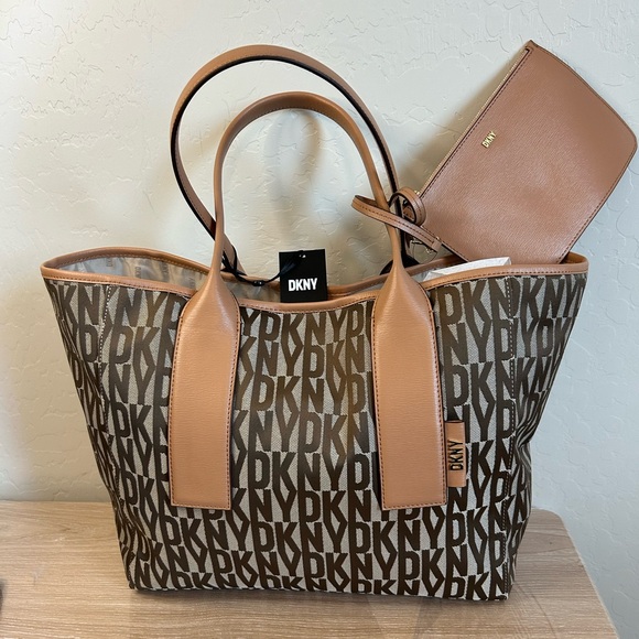 DKNY Tote NWT & Wristlet NWOT BUNDLE - Picture 2 of 14